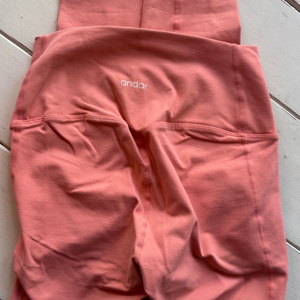 Andar Women's Coral Leggings